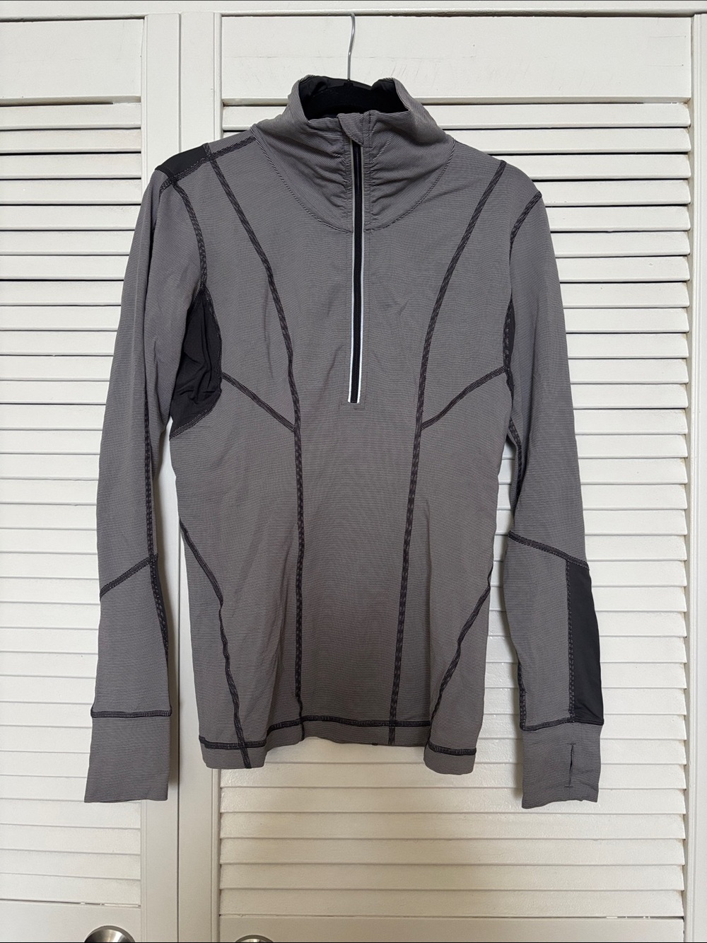 lululemon athletica Gray Long Sleeve Half-Zip running jacket